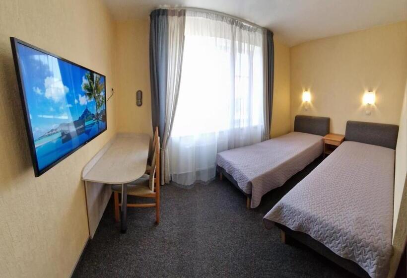 هتل Linda   Helvita