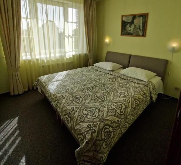 هتل Linda   Helvita