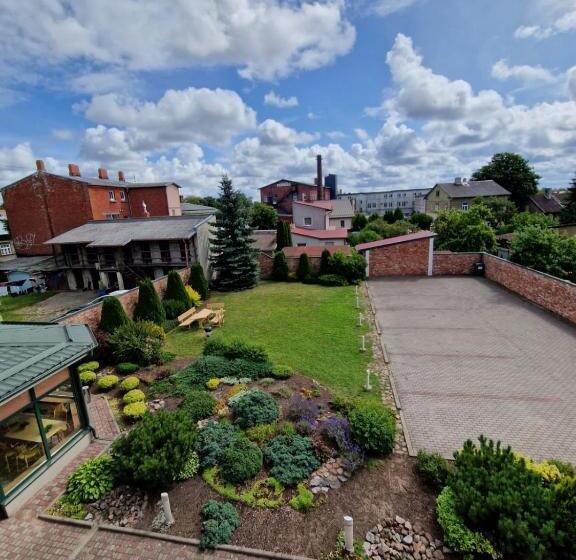 هتل Linda   Helvita