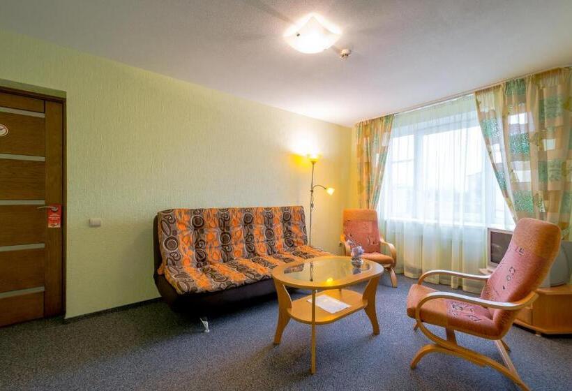 هتل Linda   Helvita