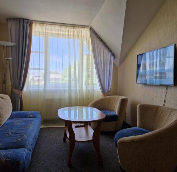 هتل Linda   Helvita