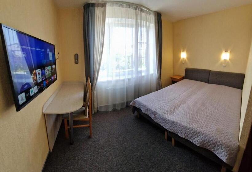 هتل Linda   Helvita