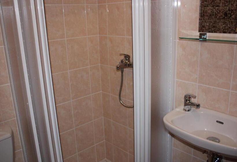 בית מלון כפרי Hynek