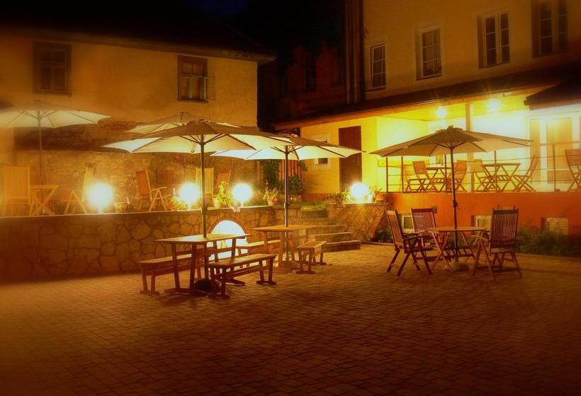 هتل Viesnīca Kandava