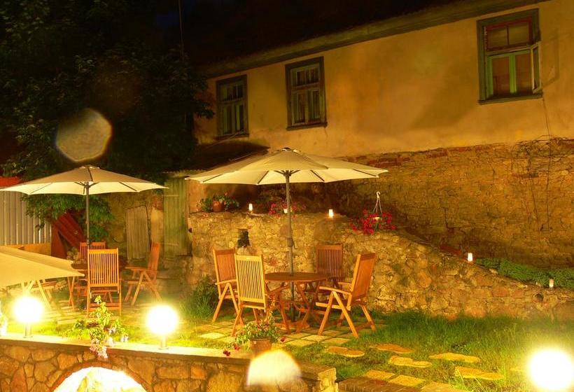 هتل Viesnīca Kandava