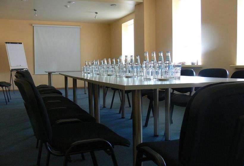 هتل Viesnīca Kandava