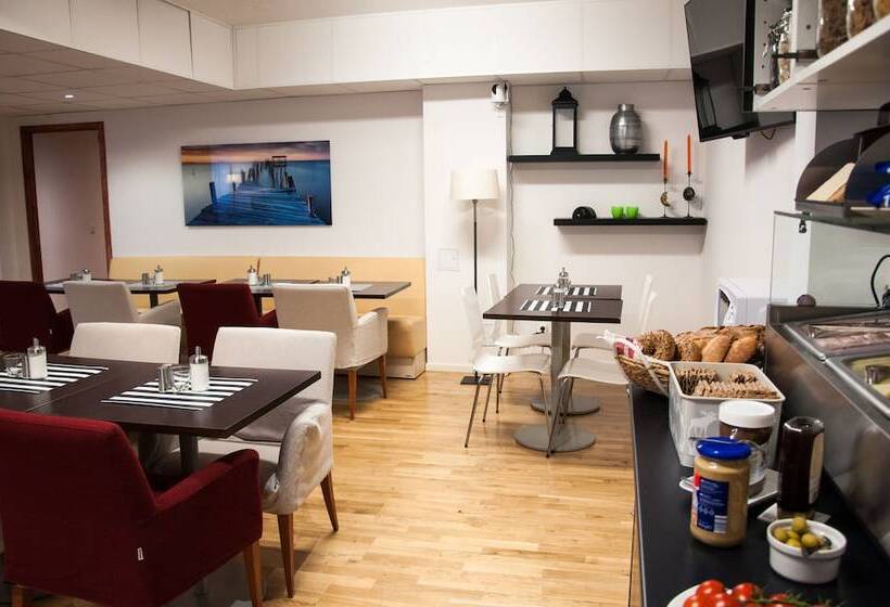 Stay Xtra Hotel Kista