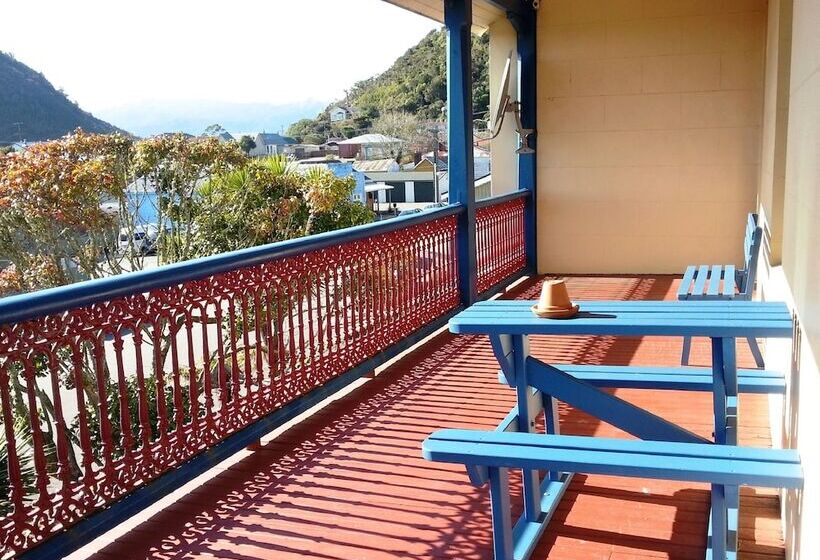 הוסטל Noah's Ark Backpackers