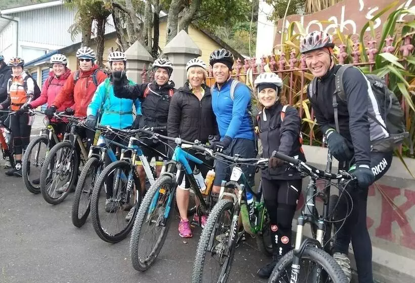 ユースホステル Noah's Ark Backpackers
