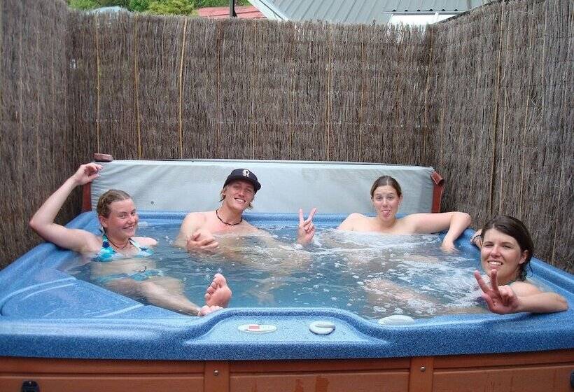 הוסטל Noah's Ark Backpackers