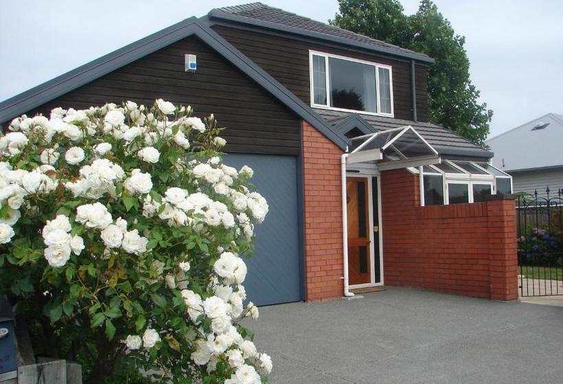 Aroha Riccarton Bed And Breakfast