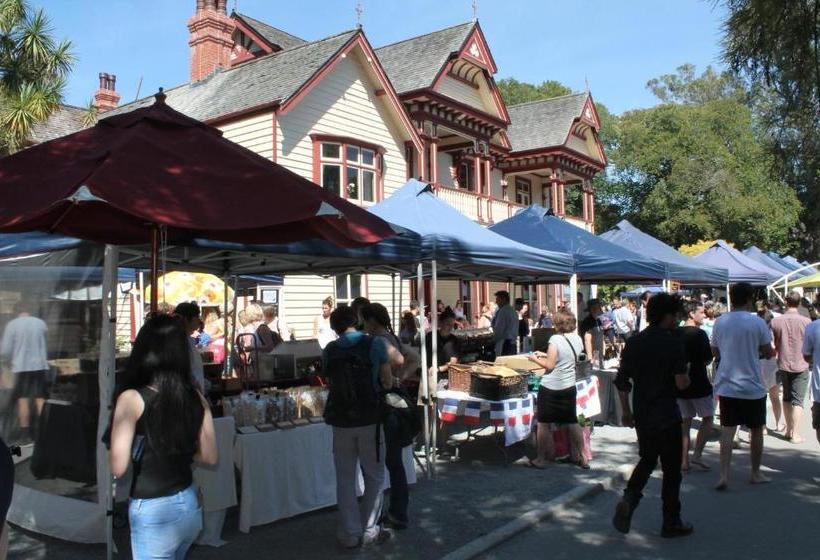 Aroha Riccarton Bed And Breakfast