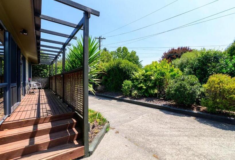 צימר Ngongotaha Lakeside Lodge