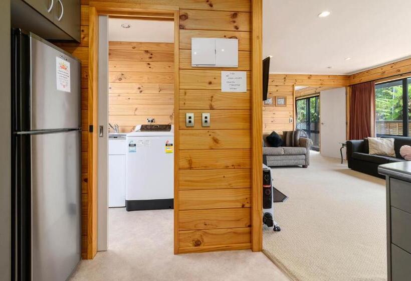 צימר Ngongotaha Lakeside Lodge