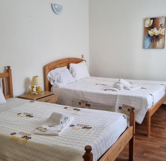 تختخواب و صبحانه Residencia Salva Vidas