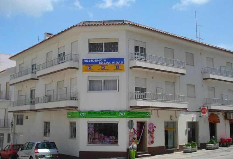 تختخواب و صبحانه Residencia Salva Vidas