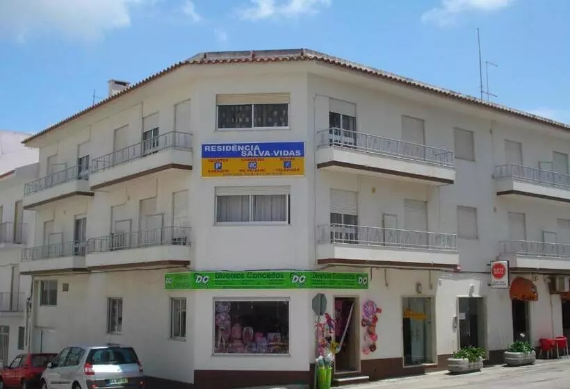 تختخواب و صبحانه Residencia Salva Vidas