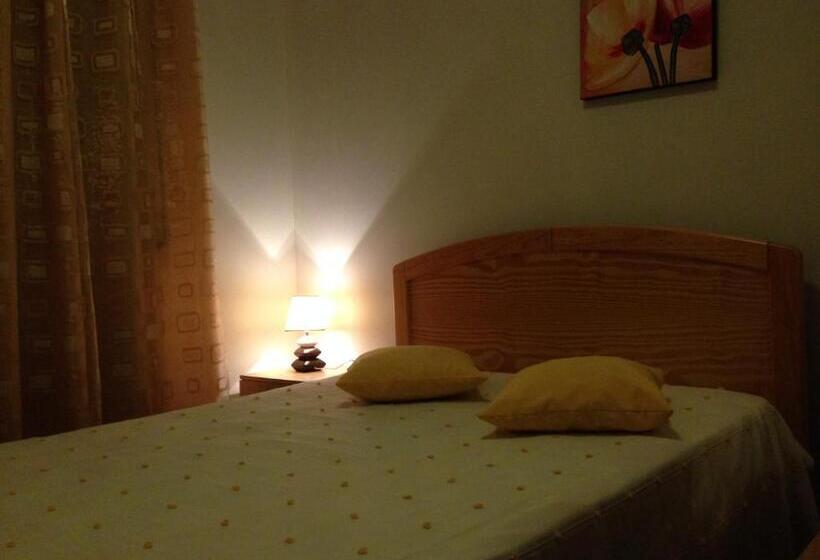 تختخواب و صبحانه Residencia Salva Vidas