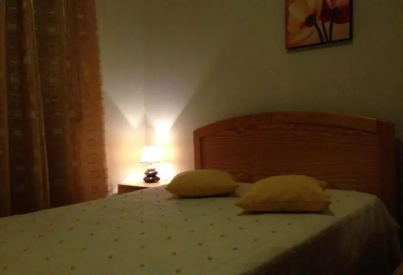 تختخواب و صبحانه Residencia Salva Vidas