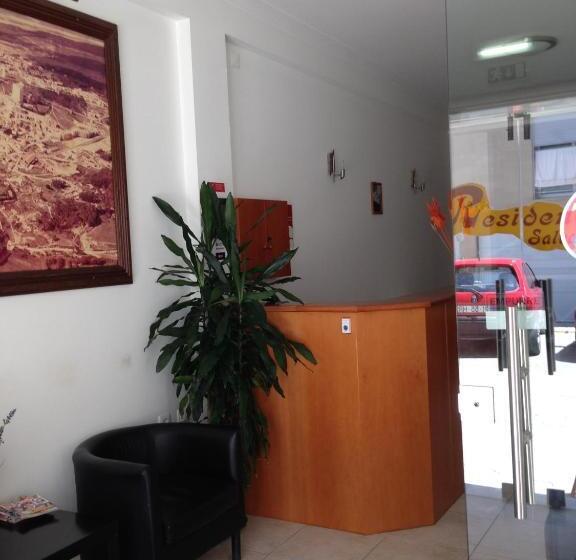 تختخواب و صبحانه Residencia Salva Vidas