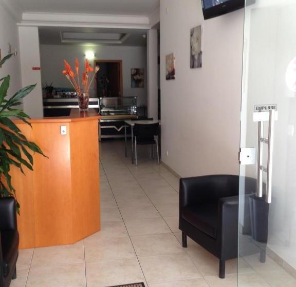 تختخواب و صبحانه Residencia Salva Vidas