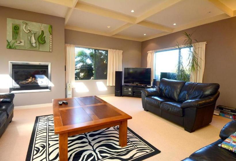 민박 Springwaters Lodge