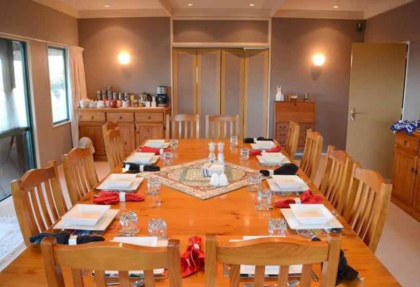 민박 Springwaters Lodge