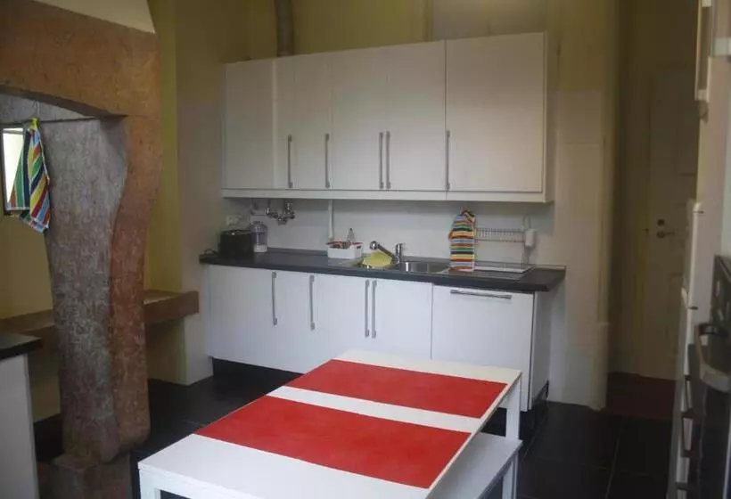 Hostel 402