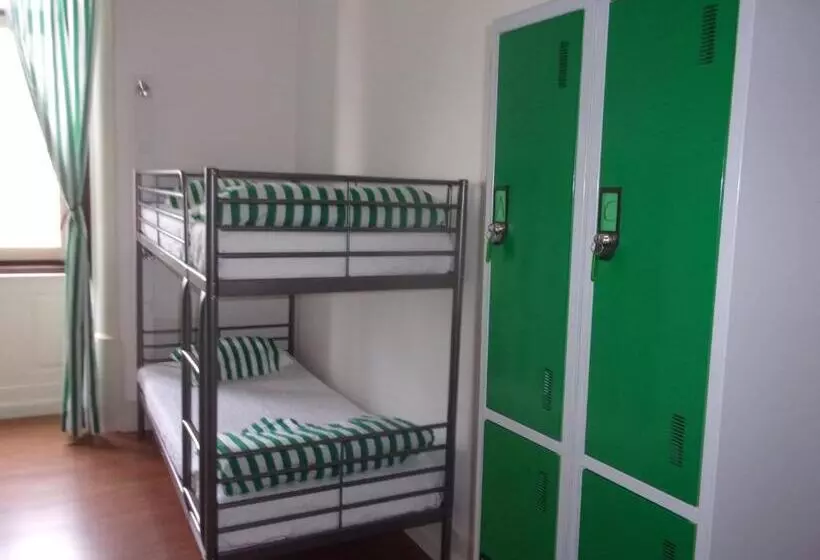 Hostel 402