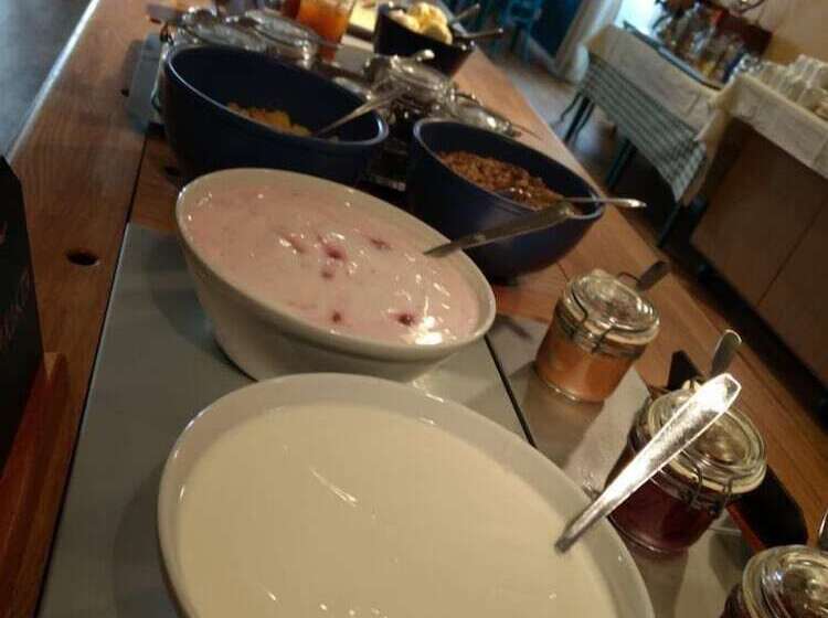 هتل Broby Gästgivaregård