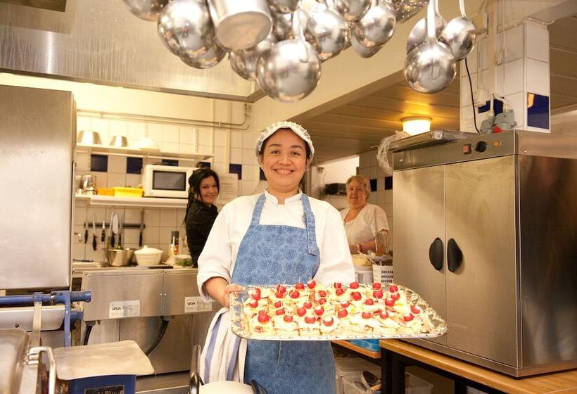 هتل Broby Gästgivaregård