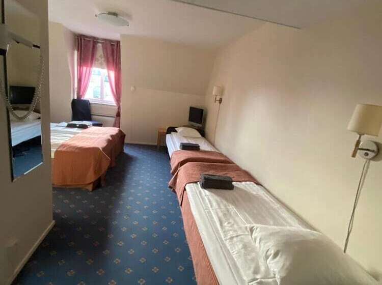 هتل Broby Gästgivaregård