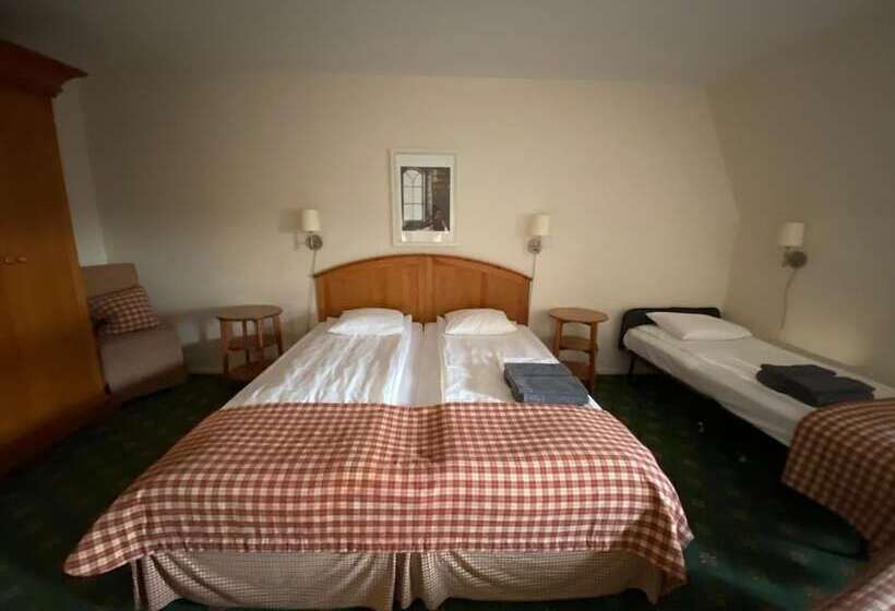 هتل Broby Gästgivaregård