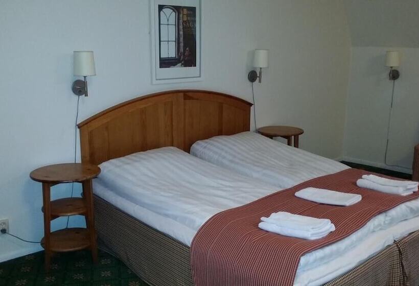 هتل Broby Gästgivaregård