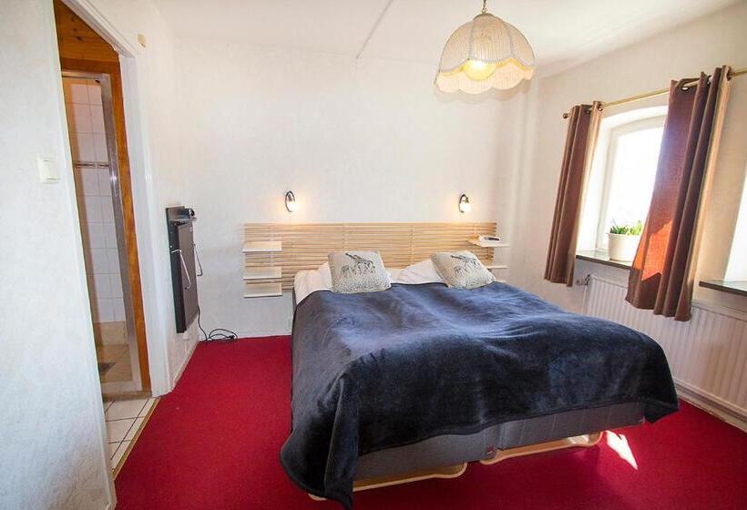 בית מלון כפרי Chaplin