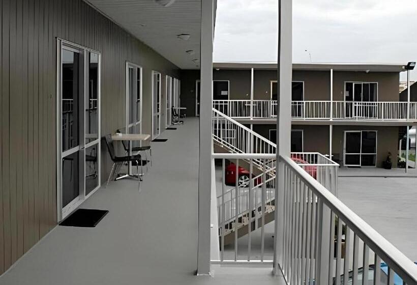 모텔 Hawera Central Motor Lodge