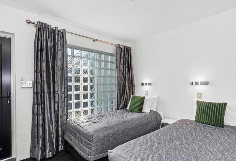 فندق على الطريق The Tauranga On The Waterfront