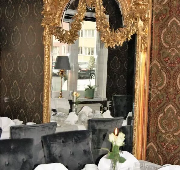 Palace Hotell