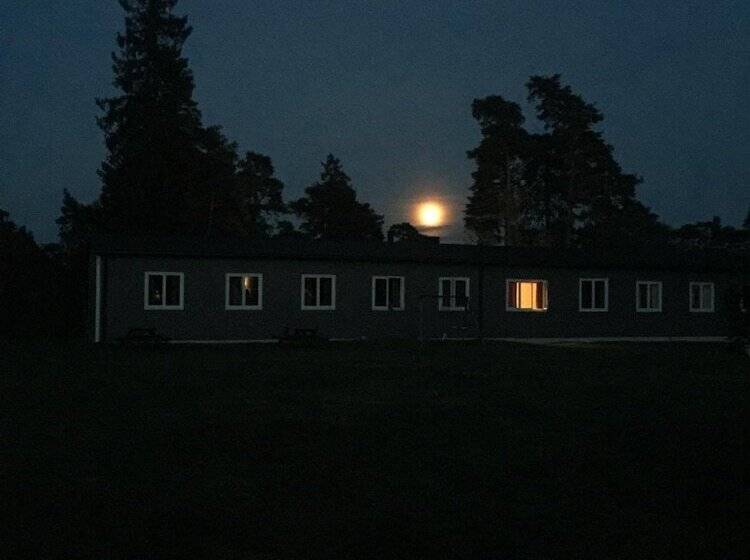 Stf Hostel Lärbro/grannen