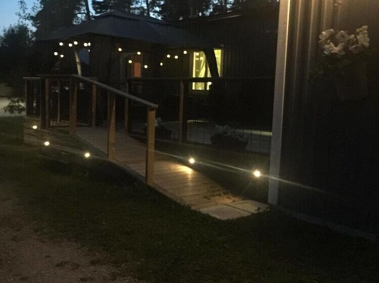 Stf Hostel Lärbro/grannen