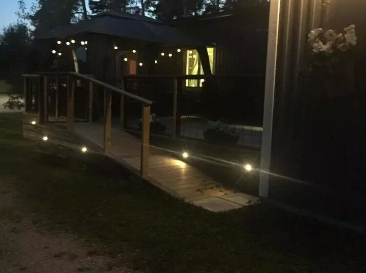 Stf Hostel Lärbro/grannen