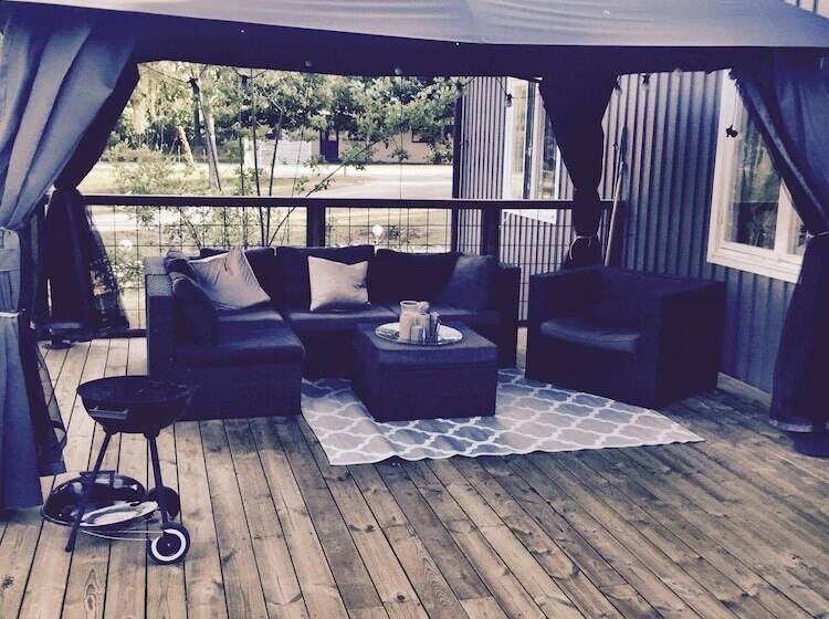 Stf Hostel Lärbro/grannen