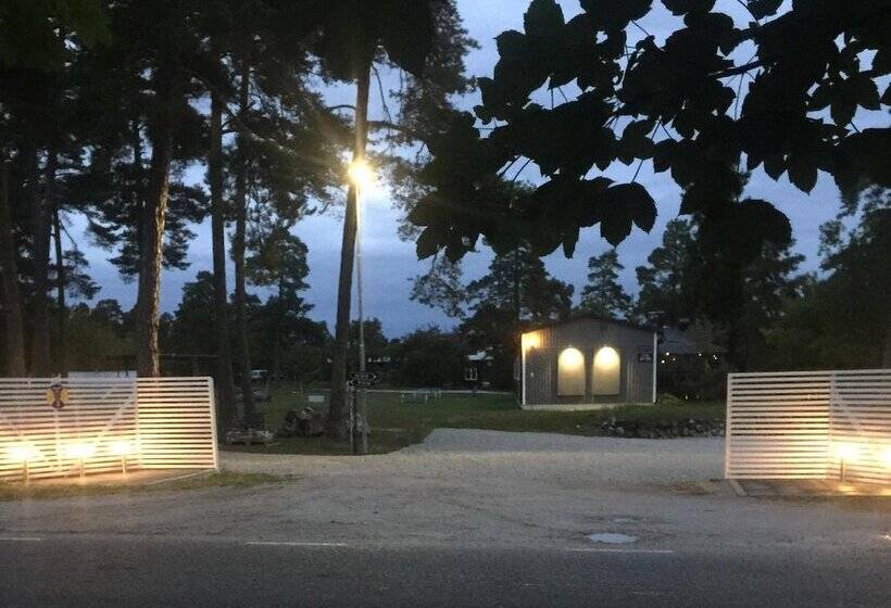 Stf Hostel Lärbro/grannen