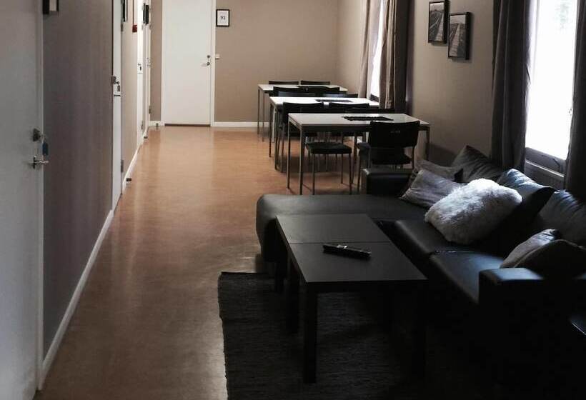 Stf Hostel Lärbro/grannen