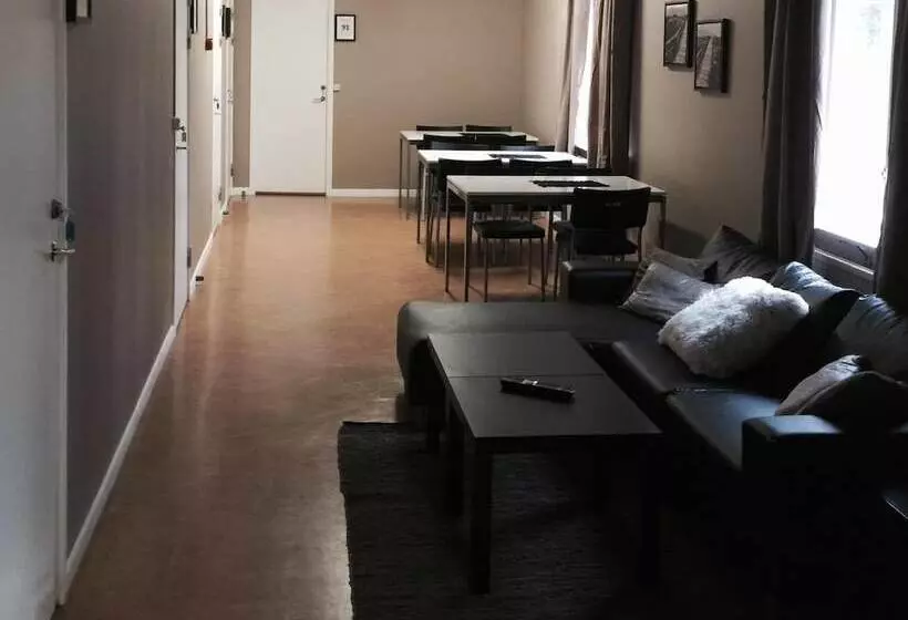 Stf Hostel Lärbro/grannen