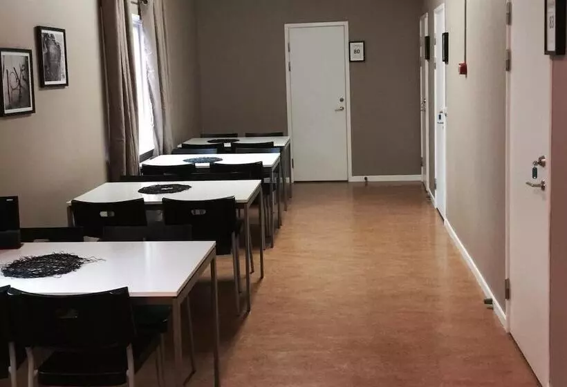 Stf Hostel Lärbro/grannen
