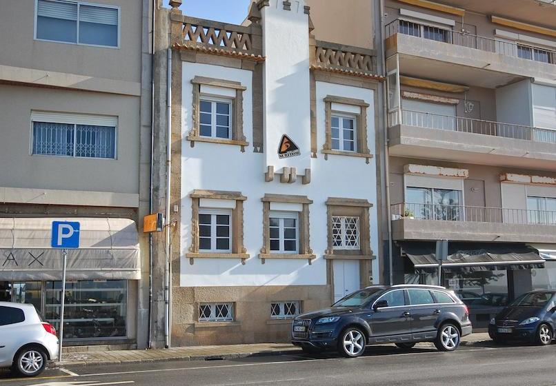 Surfivor Porto Surf Hostel