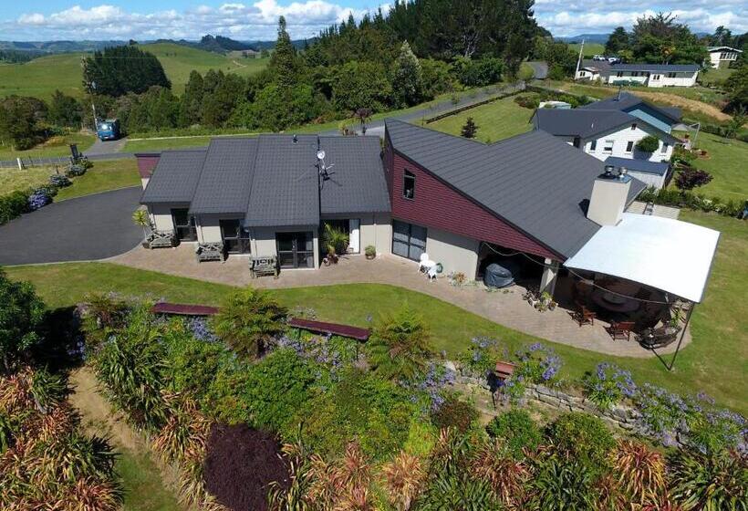 Waitomo Golfstays B&b