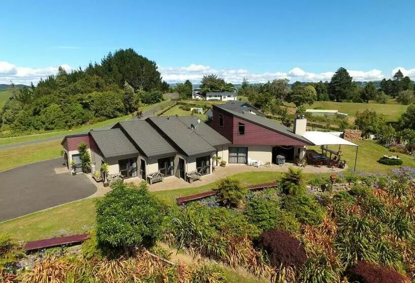 Waitomo Golfstays B&b