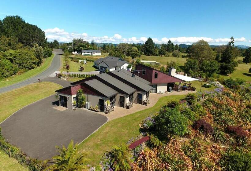 Waitomo Golfstays B&b